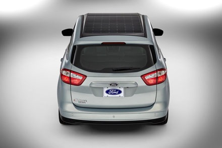 Ford phát triển xe chạy bằng năng lượng mặt trời - 10 Góc hữu dụng nhận năng lượng của Ford